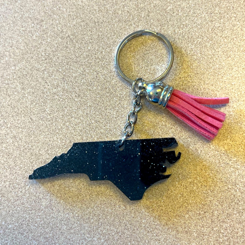 🎉🎉HP🎉🎉 Handmade U.S. State Keychain - North Carolina - Picture 1 of 6